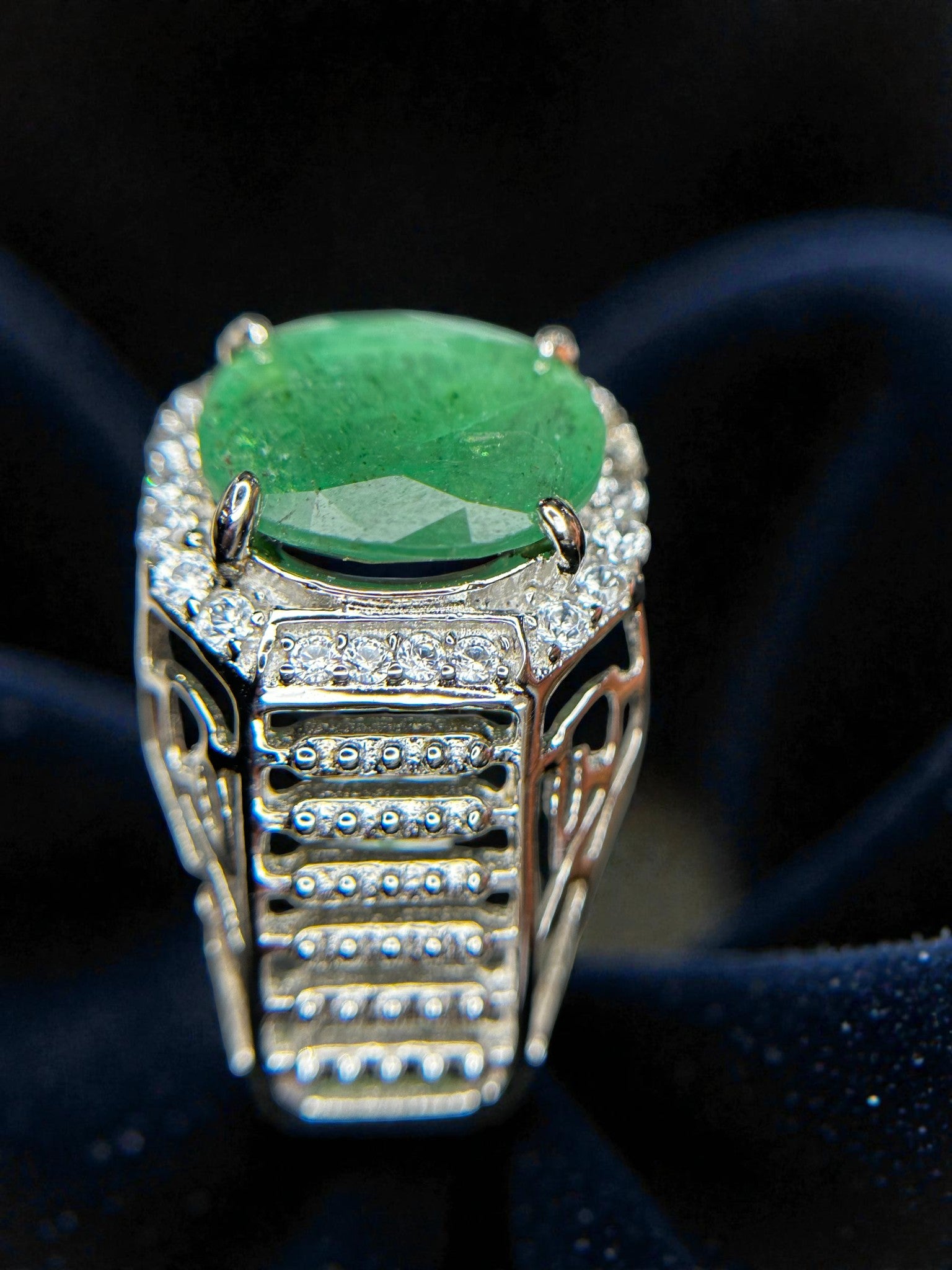 Regal Strength: Natural Emerald Men's Ring in 925 Silver with Detailed Pavé Halo