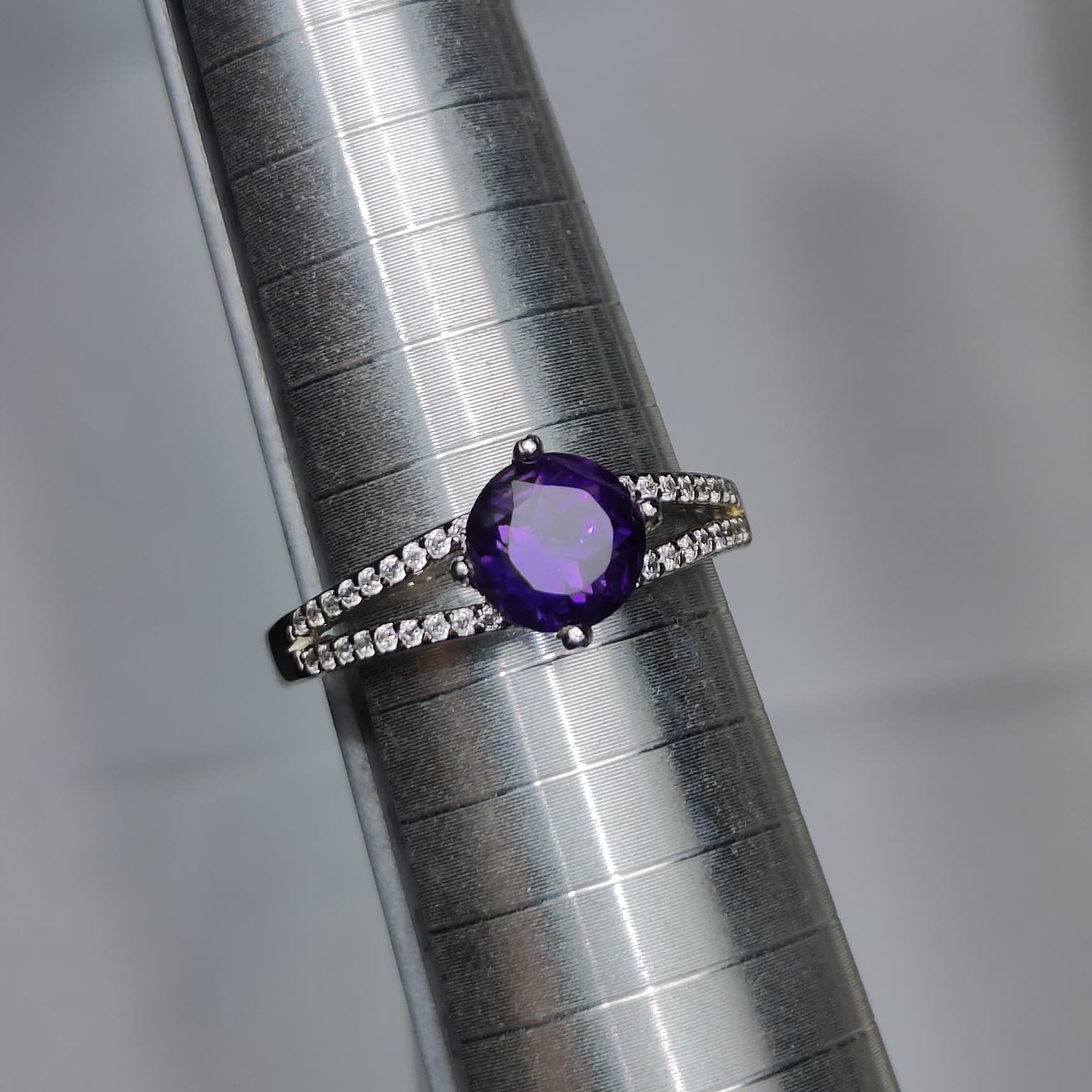 Royal Embrace: Natural Round Amethyst Solitaire Ring with Split Pavé Shank in 925 Silver