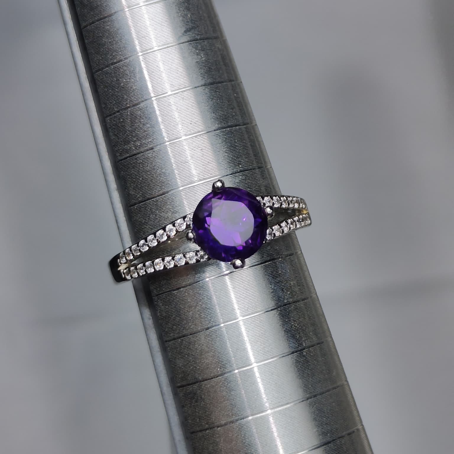 Royal Embrace: Natural Round Amethyst Solitaire Ring with Split Pavé Shank in 925 Silver