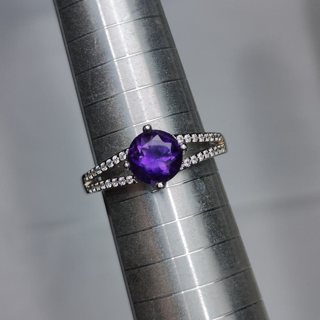 Royal Embrace: Natural Round Amethyst Solitaire Ring with Split Pavé Shank in 925 Silver