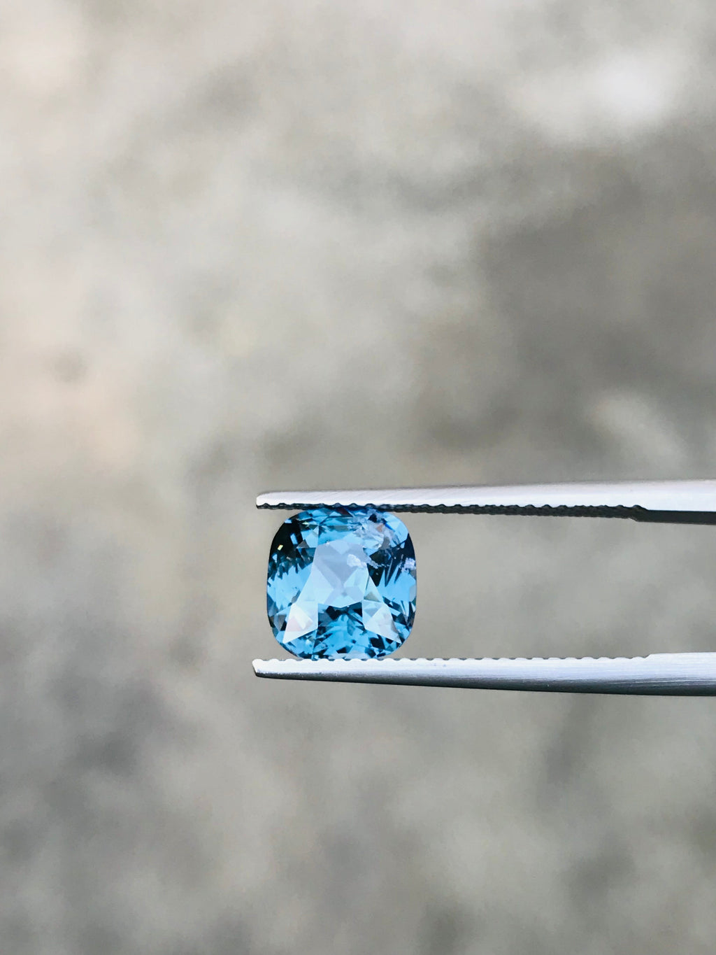 Shiza Gems 2.70 ct bi-color cushion cut blue teal spinel gemstone with exceptional brilliance and natural fire.