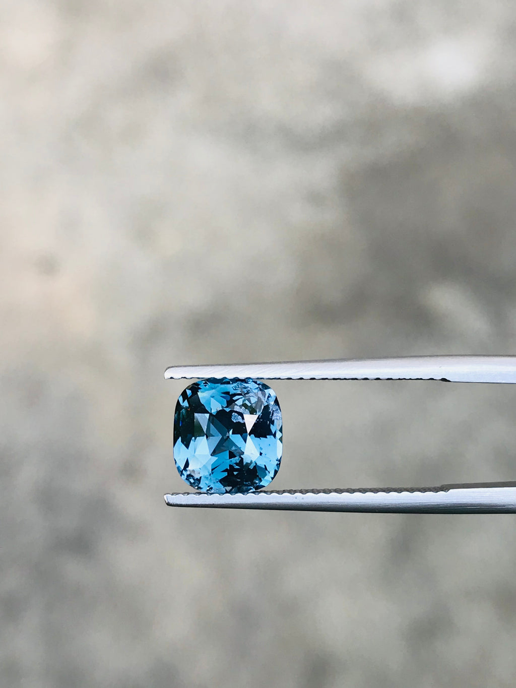 Shiza Gems 2.70 ct bi-color cushion cut blue teal spinel gemstone with exceptional brilliance and natural fire.